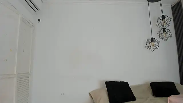 Snapshot of kristyl_paez chatting on May 20, 7:42 pm kristyl paez online show from May 20, 7:42 pm
