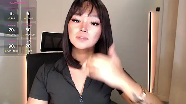 Snapshot of Itsme_claire chatting on June 2, 12:34 am Itsme claire online show from June 2, 12:34 am