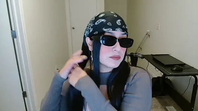 Sassy Latina online show from November 22, 1:59 am