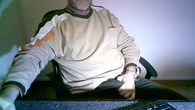 Snapshot of Greek_Passion chatting on December 5, 6:26 pm Greek Passion online show from December 5, 6:26 pm