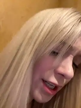 CherryAuroraa online show from December 9, 2:39 pm