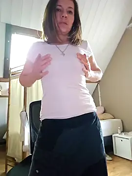 Lina lou4 online show from February 22, 9:01 am