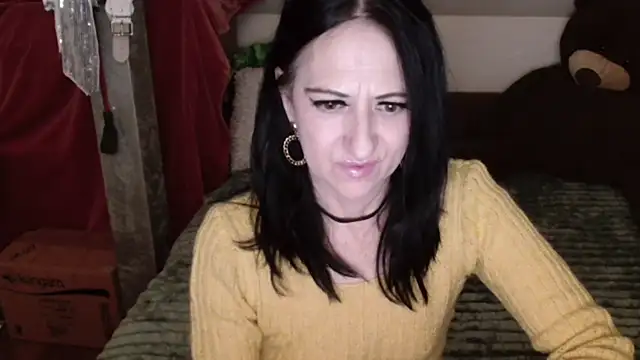 Snapshot of DebraMilf chatting on February 27, 5:56 am DebraMilf online show from February 27, 5:56 am