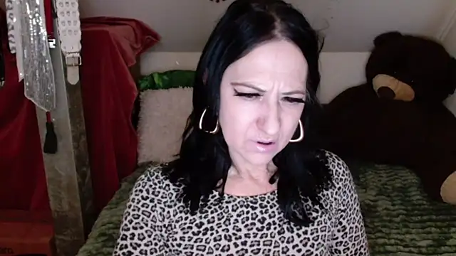 Snapshot of DebraMilf chatting on March 1, 3:21 am DebraMilf online show from March 1, 3:21 am