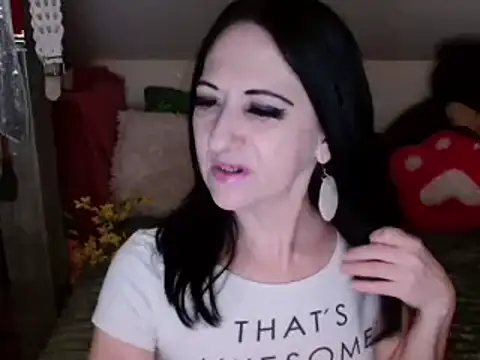 Snapshot of DebraMilf chatting on March 14, 3:37 am DebraMilf online show from March 14, 3:37 am