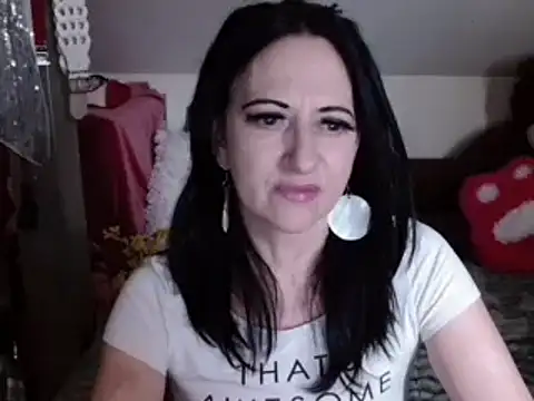 Snapshot of DebraMilf chatting on March 14, 6:42 am DebraMilf online show from March 14, 6:42 am