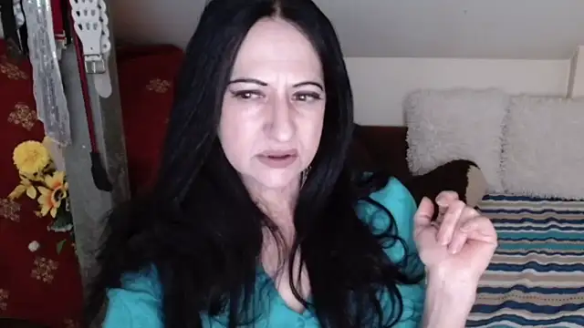 Snapshot of DebraMilf chatting on May 25, 12:38 am DebraMilf online show from May 25, 12:38 am