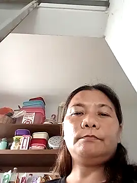 Snapshot of Yverycat chatting on November 9, 11:25 pm Yverycat online show from November 9, 11:25 pm