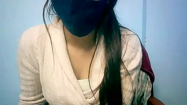 Snapshot of lovelydesi21 chatting on December 13, 2:05 pm lovelydesi21 online show from December 13, 2:05 pm