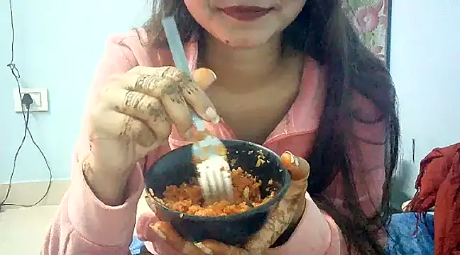 Snapshot of lovelydesi21 chatting on January 14, 5:56 pm lovelydesi21 online show from January 14, 5:56 pm