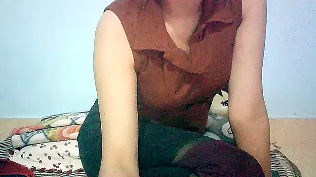 Snapshot of lovelydesi21 chatting on January 31, 4:38 pm lovelydesi21 online show from January 31, 4:38 pm