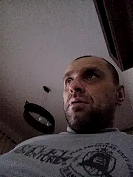 Roman0798 online show from December 6, 1:07 am