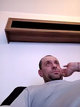 Roman0798 online show from December 20, 5:57 am