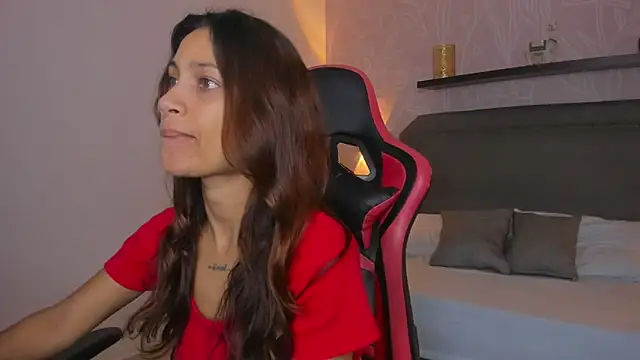 Snapshot of cora_22 chatting on December 16, 12:43 pm cora 22 online show from December 16, 12:43 pm