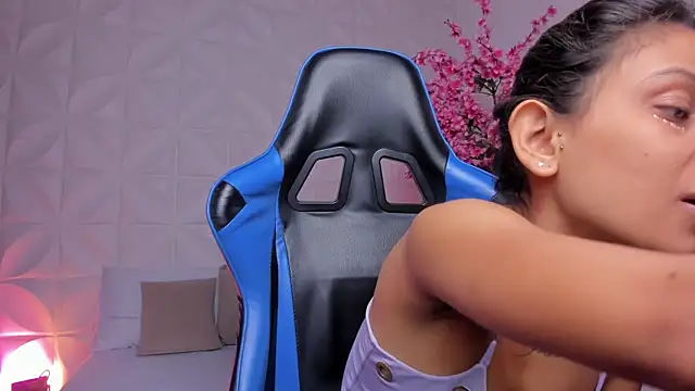 cora 22 online show from March 9, 12:53 pm