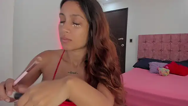 Snapshot of cora_22 chatting on June 17, 1:01 pm cora 22 online show from June 17, 1:01 pm