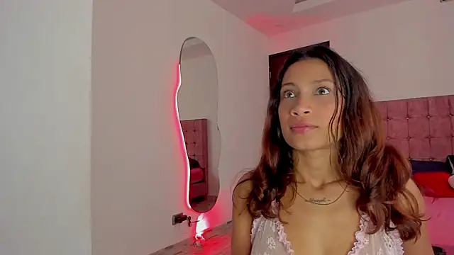 Snapshot of cora_22 chatting on July 16, 1:39 pm cora 22 online show from July 16, 1:39 pm