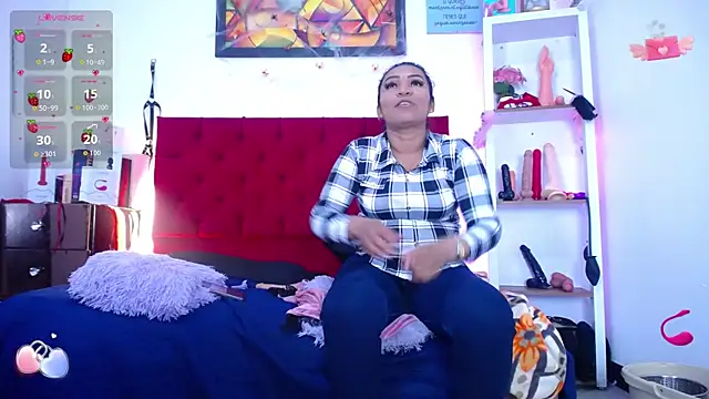 louise nails online show from November 14, 3:00 pm