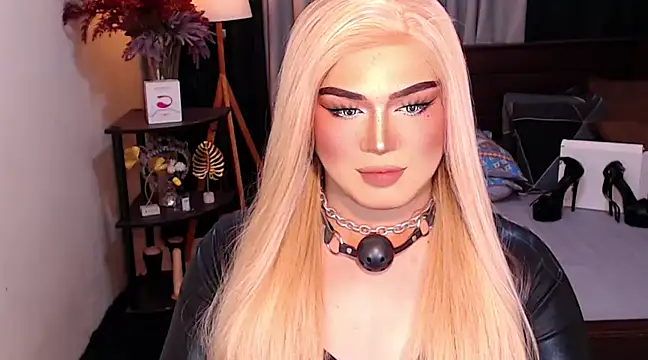 Snapshot of Bitch_Fowler69 chatting on December 12, 4:32 pm Bitch Fowler69 online show from December 12, 4:32 pm