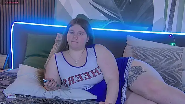 Snapshot of RubyValen chatting on January 27, 1:37 am RubyValen online show from January 27, 1:37 am