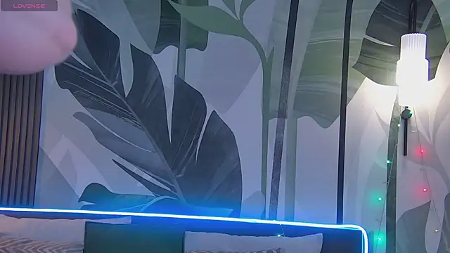 Snapshot of RubyValen chatting on January 31, 2:04 am RubyValen online show from January 31, 2:04 am