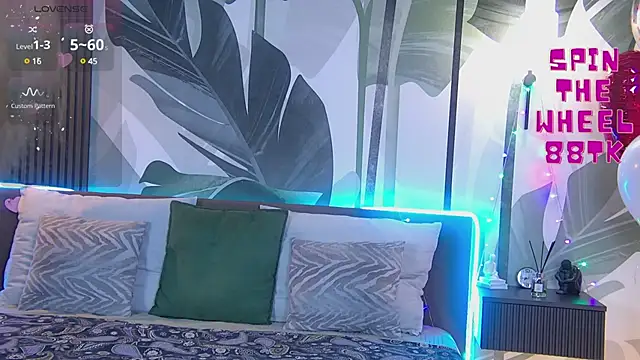 Snapshot of RubyValen chatting on February 18, 1:10 am RubyValen online show from February 18, 1:10 am