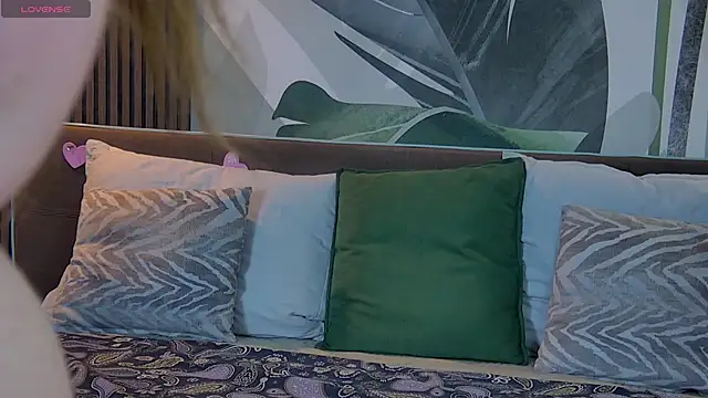 Snapshot of RubyValen chatting on March 12, 1:03 am RubyValen online show from March 12, 1:03 am