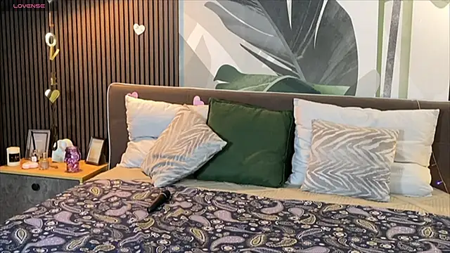 Snapshot of RubyValen chatting on March 14, 1:05 am RubyValen online show from March 14, 1:05 am