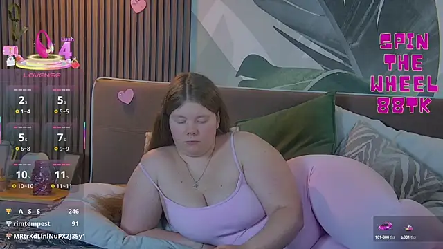 Snapshot of RubyValen chatting on March 21, 8:06 am RubyValen online show from March 21, 8:06 am