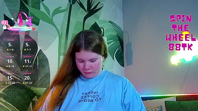 Snapshot of RubyValen chatting on October 1, 1:22 am RubyValen online show from October 1, 1:22 am