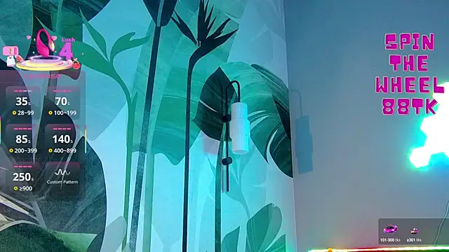 Snapshot of RubyValen chatting on October 17, 1:09 am RubyValen online show from October 17, 1:09 am