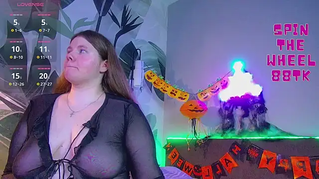 Snapshot of RubyValen chatting on October 28, 1:09 am RubyValen online show from October 28, 1:09 am