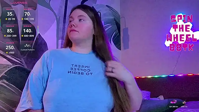 Snapshot of RubyValen chatting on November 22, 1:48 am RubyValen online show from November 22, 1:48 am