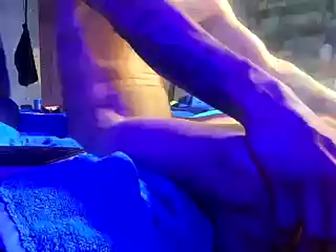 Snapshot of DarkHorse89 chatting on January 31, 6:57 am DarkHorse89 online show from January 31, 6:57 am