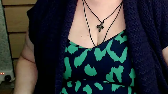 mayasmith online show from November 19, 8:09 pm