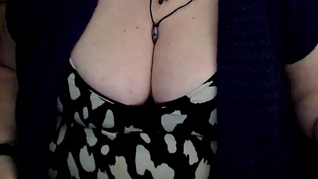 Snapshot of mayasmith chatting on May 12, 6:43 am mayasmith online show from May 12, 6:43 am