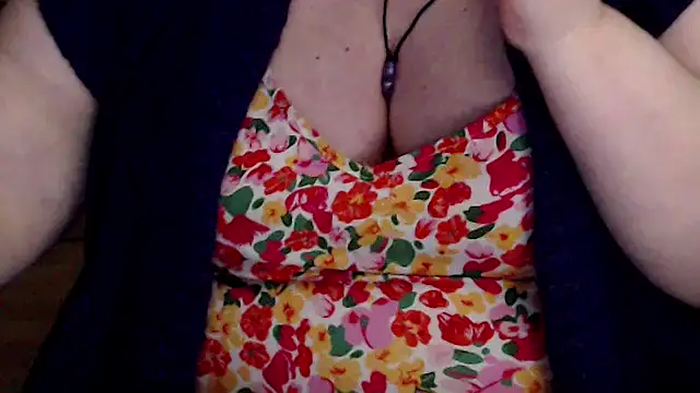 Snapshot of mayasmith chatting on May 13, 7:11 pm mayasmith online show from May 13, 7:11 pm