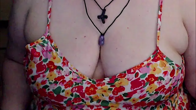 Snapshot of mayasmith chatting on June 3, 6:27 am mayasmith online show from June 3, 6:27 am