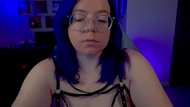 KiraSpitQueen online show from April 27, 3:48 am