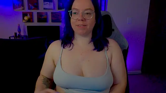 KiraSpitQueen online show from May 3, 3:56 am