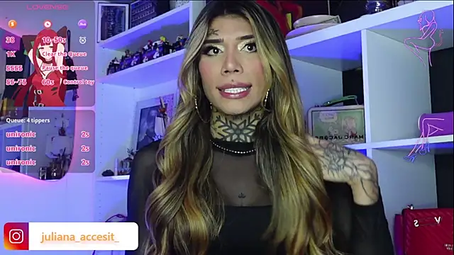 Snapshot of caroline_cossei chatting on March 7, 1:42 am caroline cossei online show from March 7, 1:42 am