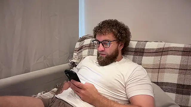 Snapshot of Bear_bear_ chatting on July 25, 9:51 am Bear bear online show from July 25, 9:51 am
