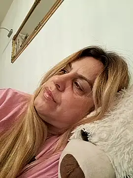 Snapshot of OliviaLewis chatting on February 20, 4:50 am OliviaLewis online show from February 20, 4:50 am