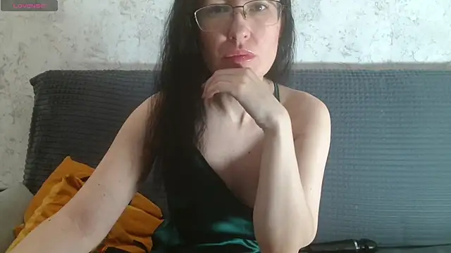 Snapshot of Frederica_ chatting on May 10, 9:25 am Frederica online show from May 10, 9:25 am