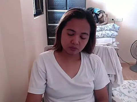 Snapshot of xTheLastVIRGINx chatting on November 18, 5:34 am xTheLastVIRGINx online show from November 18, 5:34 am