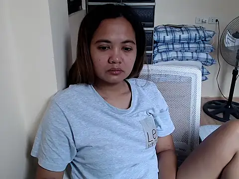 xTheLastVIRGINx online show from February 6, 5:45 am