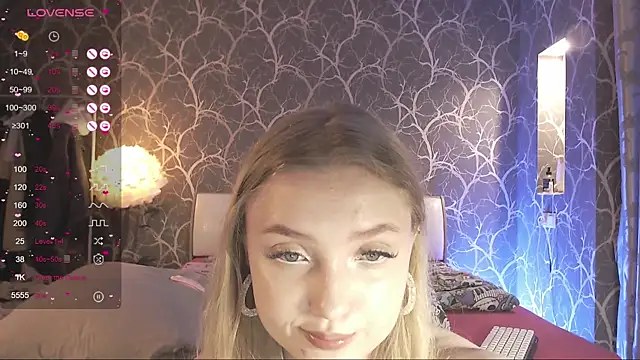 MiaMiaMeow online show from November 22, 2:38 pm