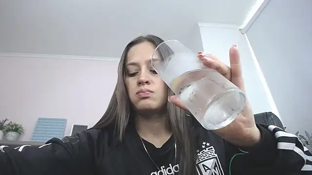  juliana rios online show from November 8, 7:23 pm