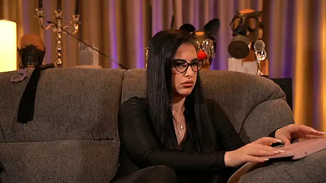 kelly kent online show from December 15, 10:58 pm