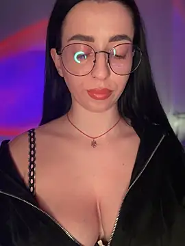 Emylia online show from December 22, 10:51 pm